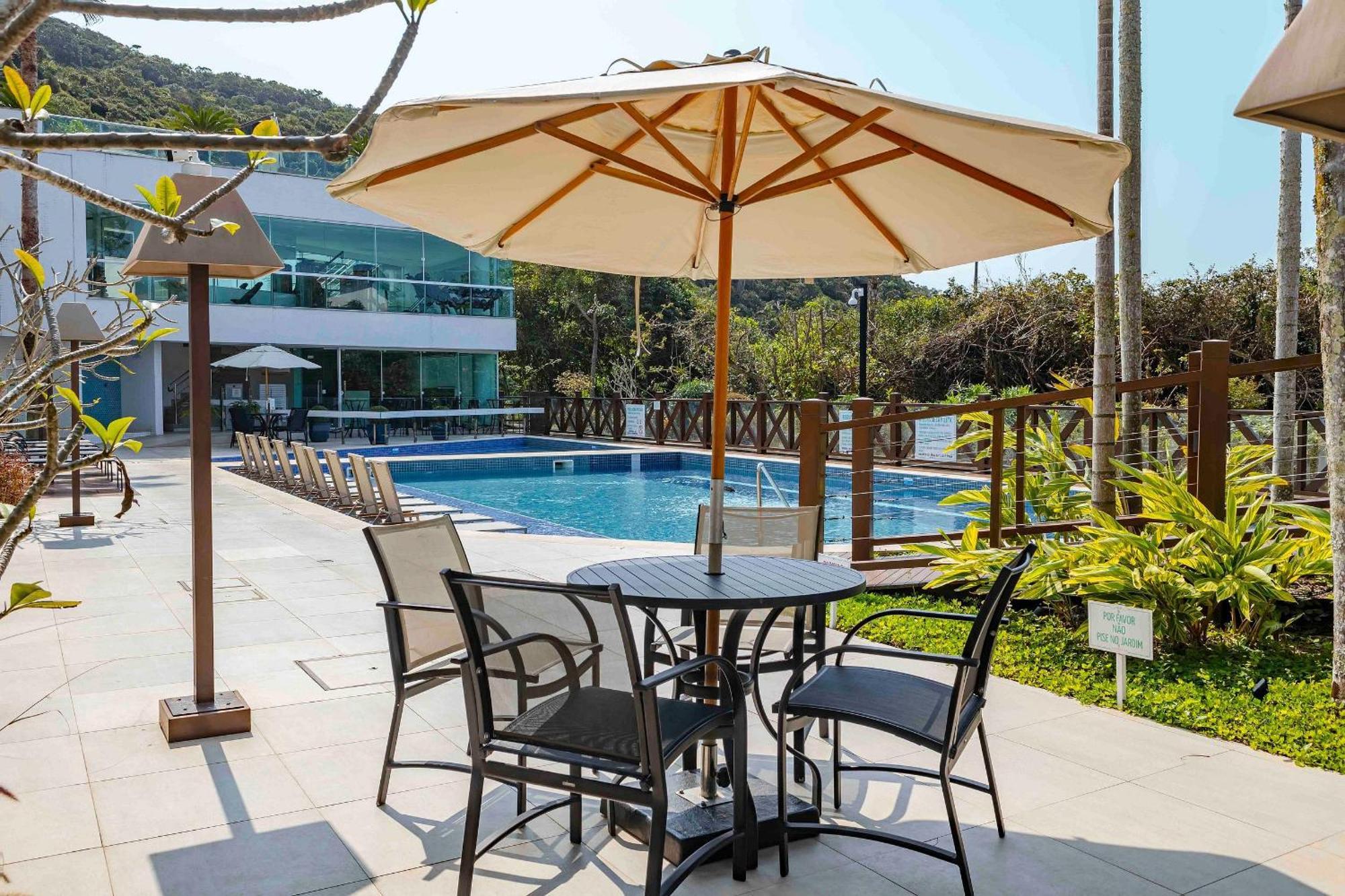 Varandas Do Atlantico - Confortavel Apto Em Condominio Pe Na Areia Бомбиньяс Экстерьер фото